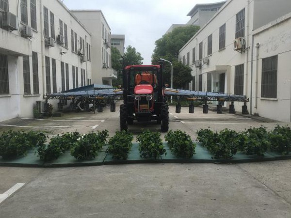 棉花分行風(fēng)送施藥機(jī)